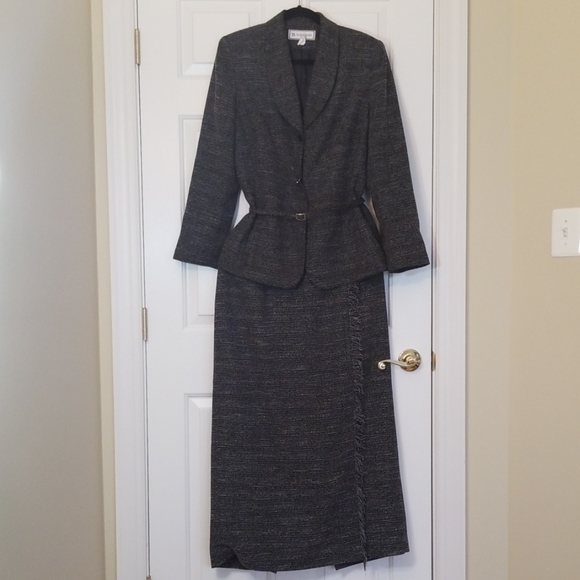 Travis Ayers skirt suit - Picture 1 of 6